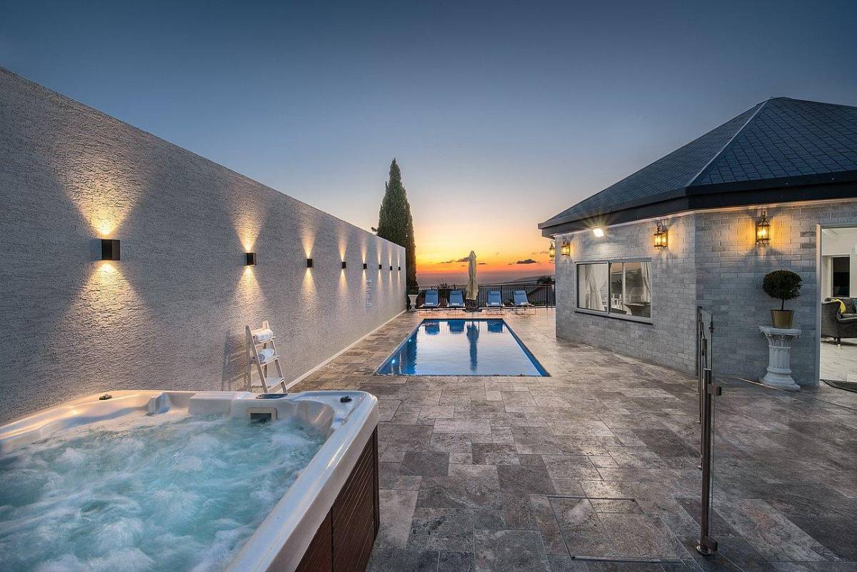 המתחם החיצוני וילה מילגרוס בוטיק, וילה מילגרוס בוטיק, וילה  בעין יעקב וילות - Vila