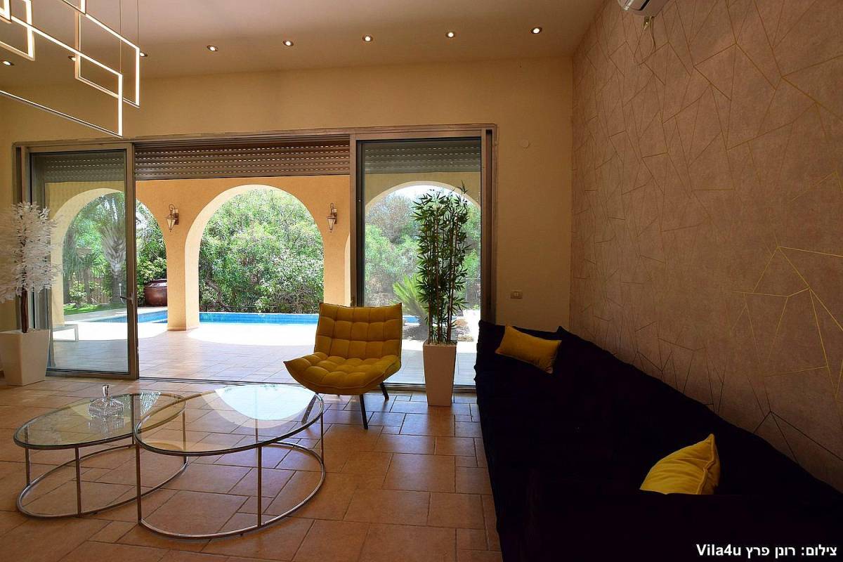 59893 מתחם פנימי, וילה סיזר פאלאס, וילה  בקיסריה וילות - Vila