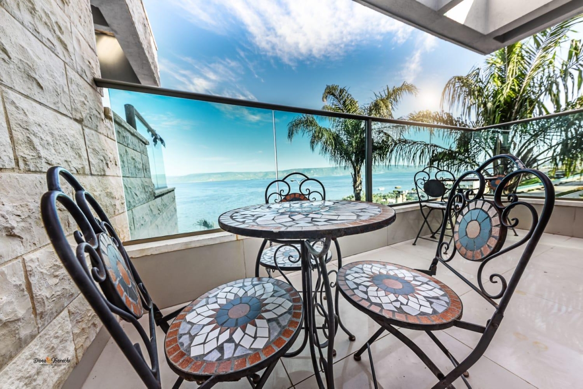 62172 לובי המתחם וקבלת אורחים, אחוזת נופים-מתחם סוויטות, וילה  בטבריה וילות - Vila