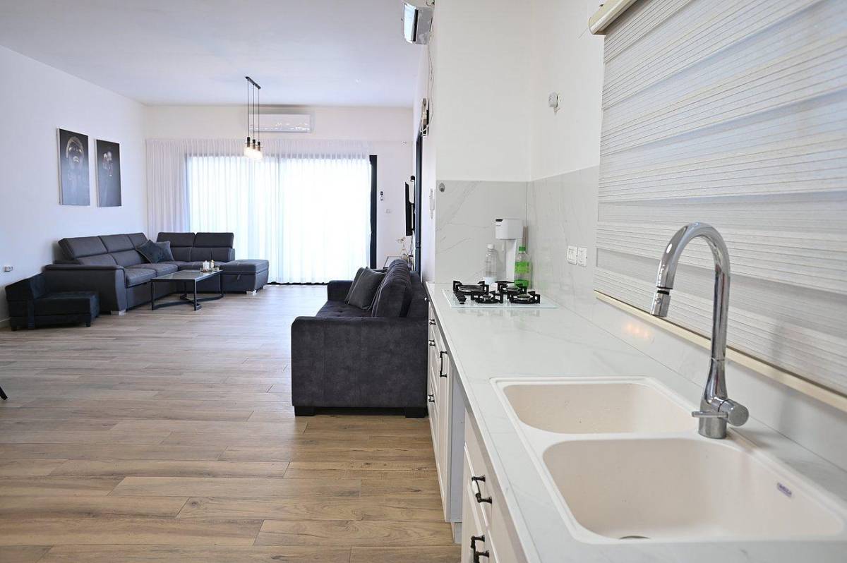 62272 פנים הוילה והחדרים, אחוזת תהל-פוריה עילית, וילה  בפוריה כפר עבודה וילות - Vila