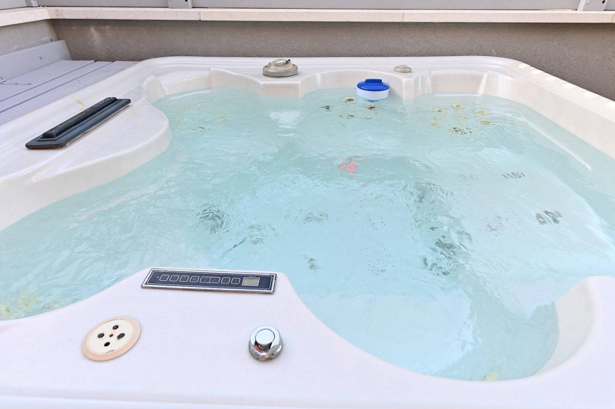 62324 המתחם החיצוני, אחוזת תהל-פוריה עילית, וילה  בפוריה כפר עבודה וילות - Vila