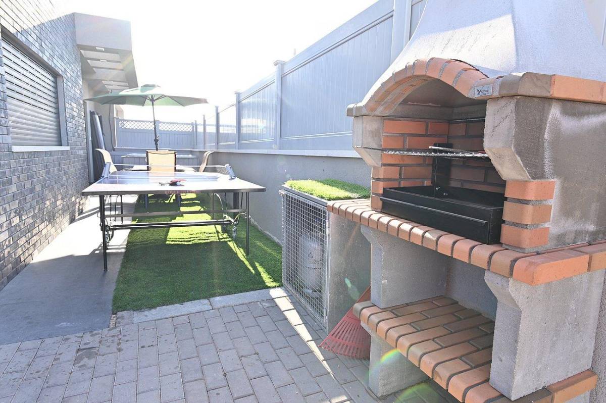 62330 המתחם החיצוני, אחוזת תהל-פוריה עילית, וילה  בפוריה כפר עבודה וילות - Vila