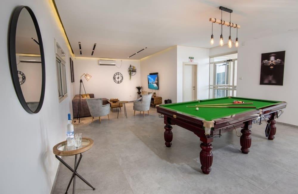 65425 מתחם פנימי, אחוזה על המים, וילה  בשומרה וילות - Vila