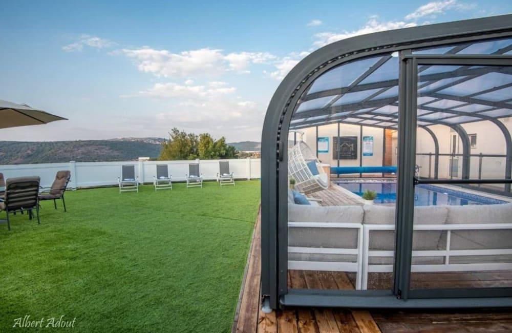 65448 מתחם חיצוני, אחוזה על המים, וילה  בשומרה וילות - Vila