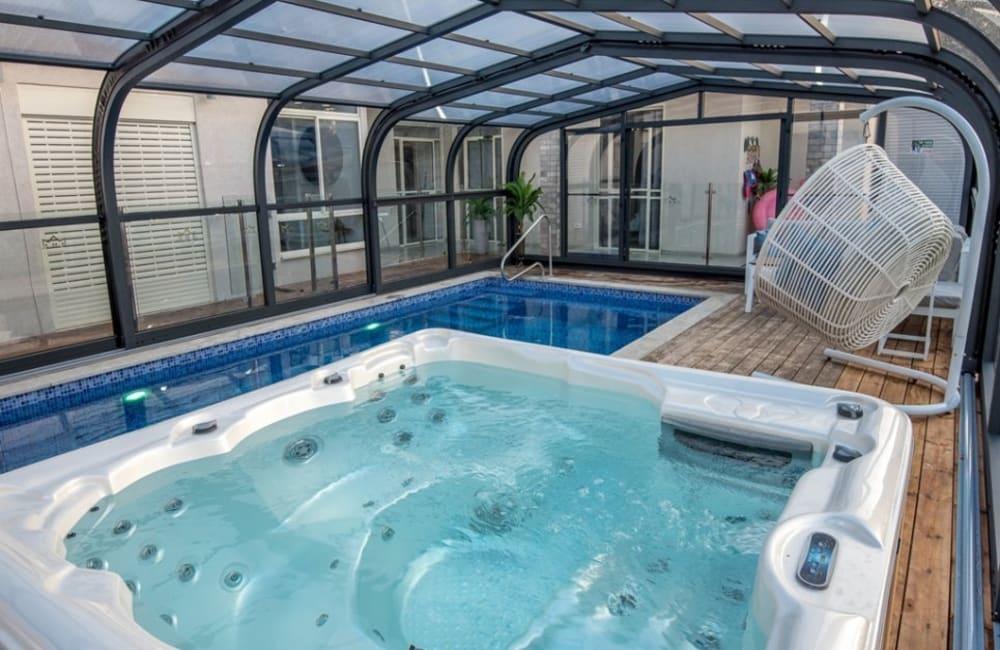 65454 מתחם חיצוני, אחוזה על המים, וילה  בשומרה וילות - Vila