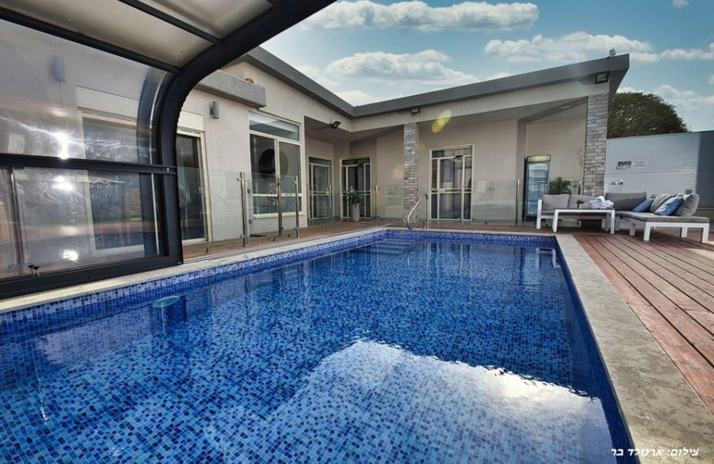 65457 מתחם חיצוני, אחוזה על המים, וילה  בשומרה וילות - Vila