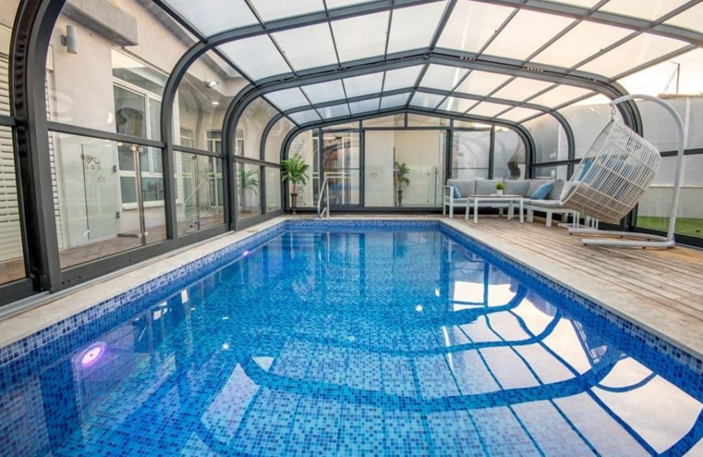 65460 מתחם חיצוני, אחוזה על המים, וילה  בשומרה וילות - Vila