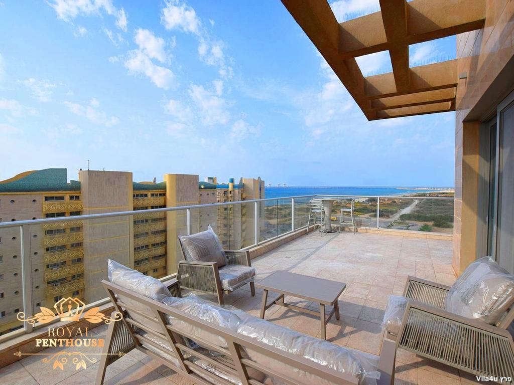 67517 גלריה כללית, וילת רויאל, וילה  בחדרה וילות - Vila