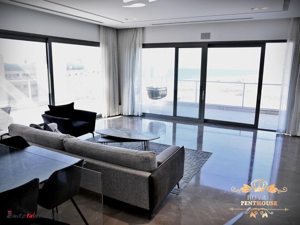 67545 מתחם פנימי, וילת רויאל, וילה  בחדרה וילות - Vila