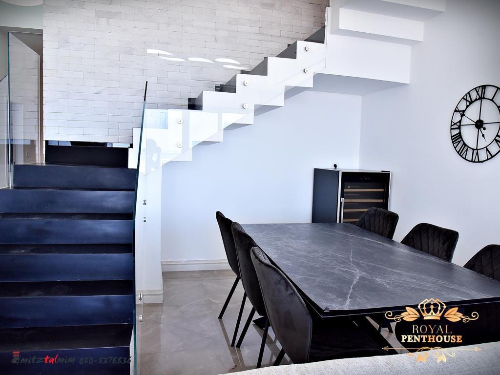 67558 מתחם פנימי, וילת רויאל, וילה  בחדרה וילות - Vila