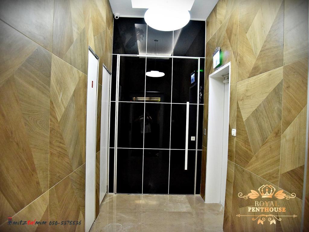 67566 מתחם פנימי, וילת רויאל, וילה  בחדרה וילות - Vila