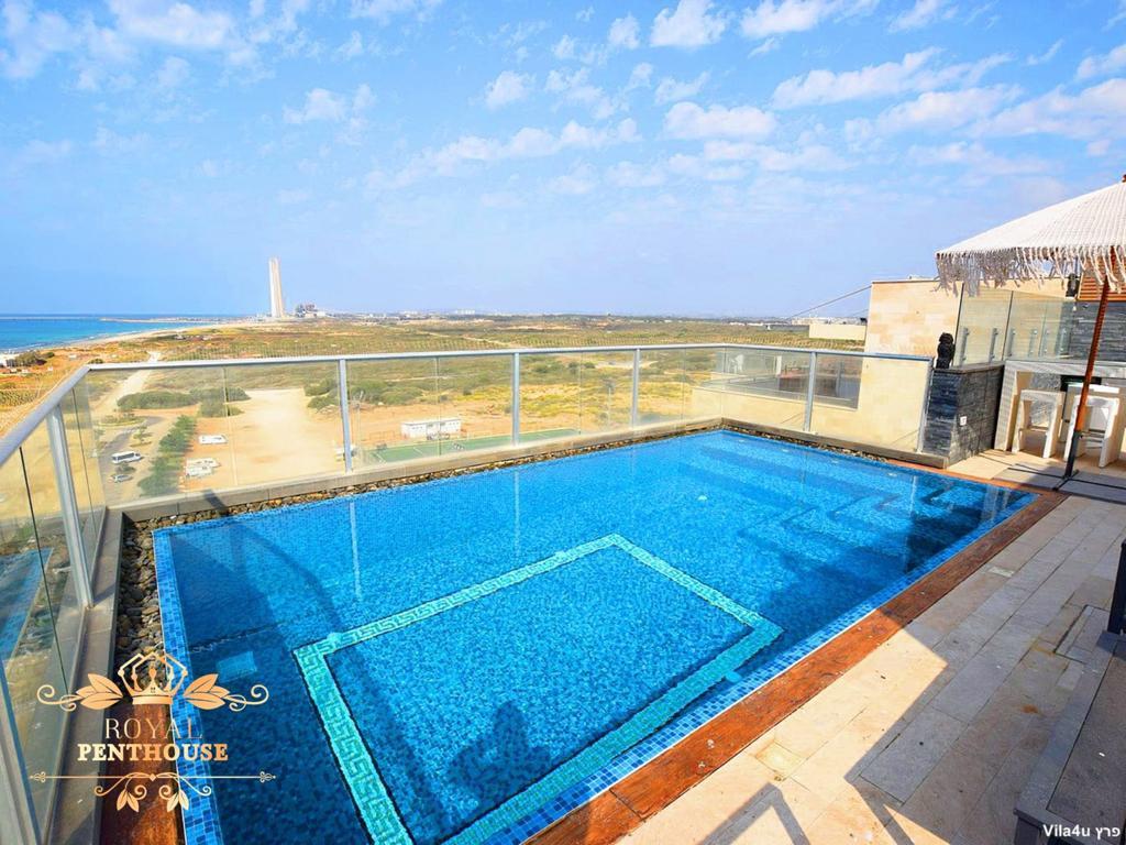 67568 מתחם חיצוני, וילת רויאל, וילה  בחדרה וילות - Vila