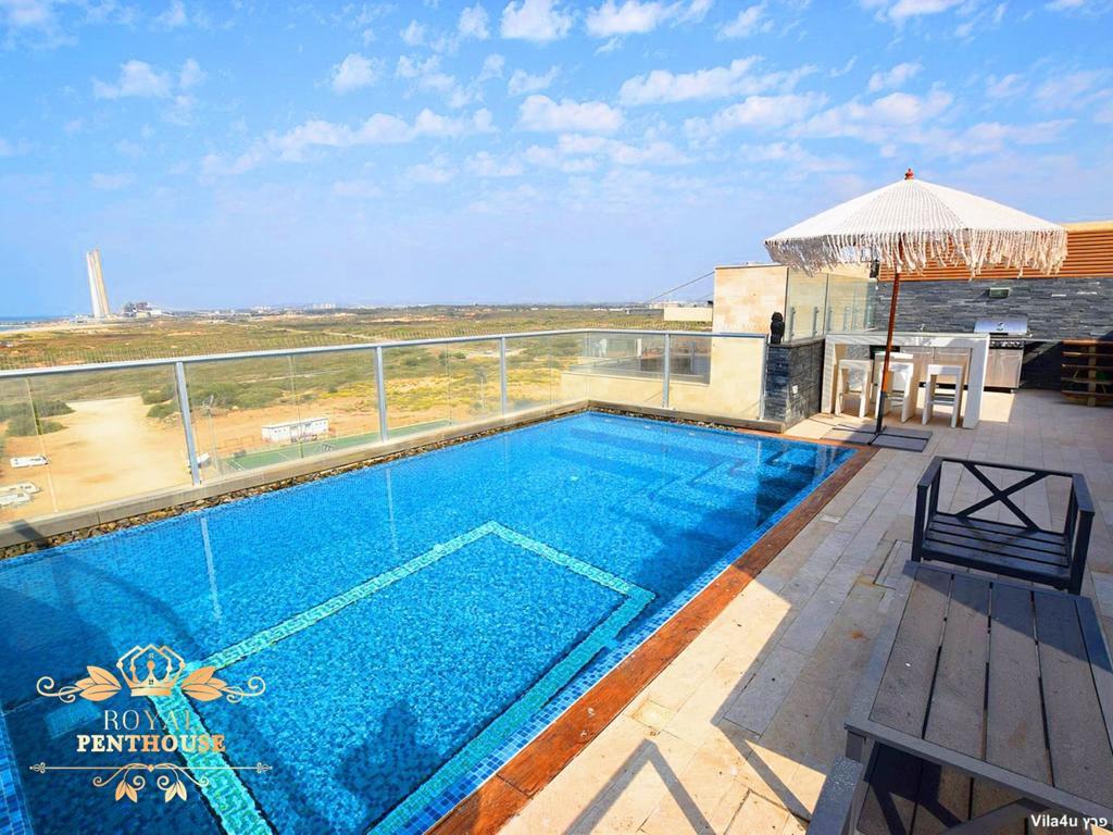 67576 מתחם חיצוני, וילת רויאל, וילה  בחדרה וילות - Vila