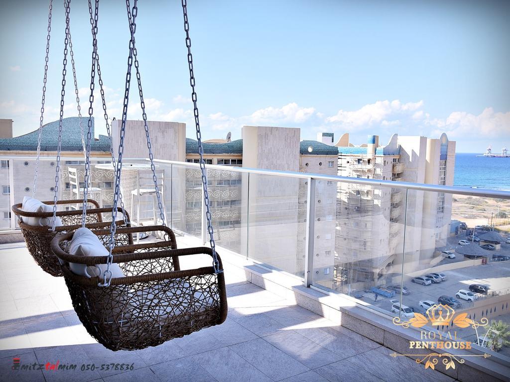 67579 מתחם חיצוני, וילת רויאל, וילה  בחדרה וילות - Vila