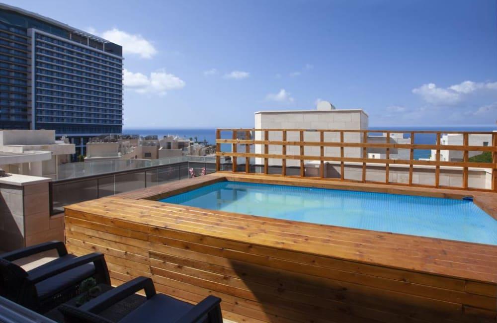 68180 המתחם החיצוני, פינת התהילה בוטיק - סטיי פירסט קלאס, וילה  בנתניה וילות - Vila