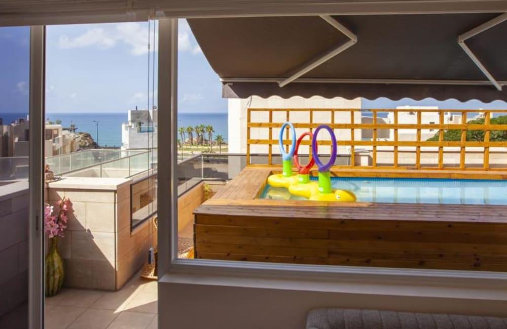 68181 המתחם החיצוני, פינת התהילה בוטיק - סטיי פירסט קלאס, וילה  בנתניה וילות - Vila