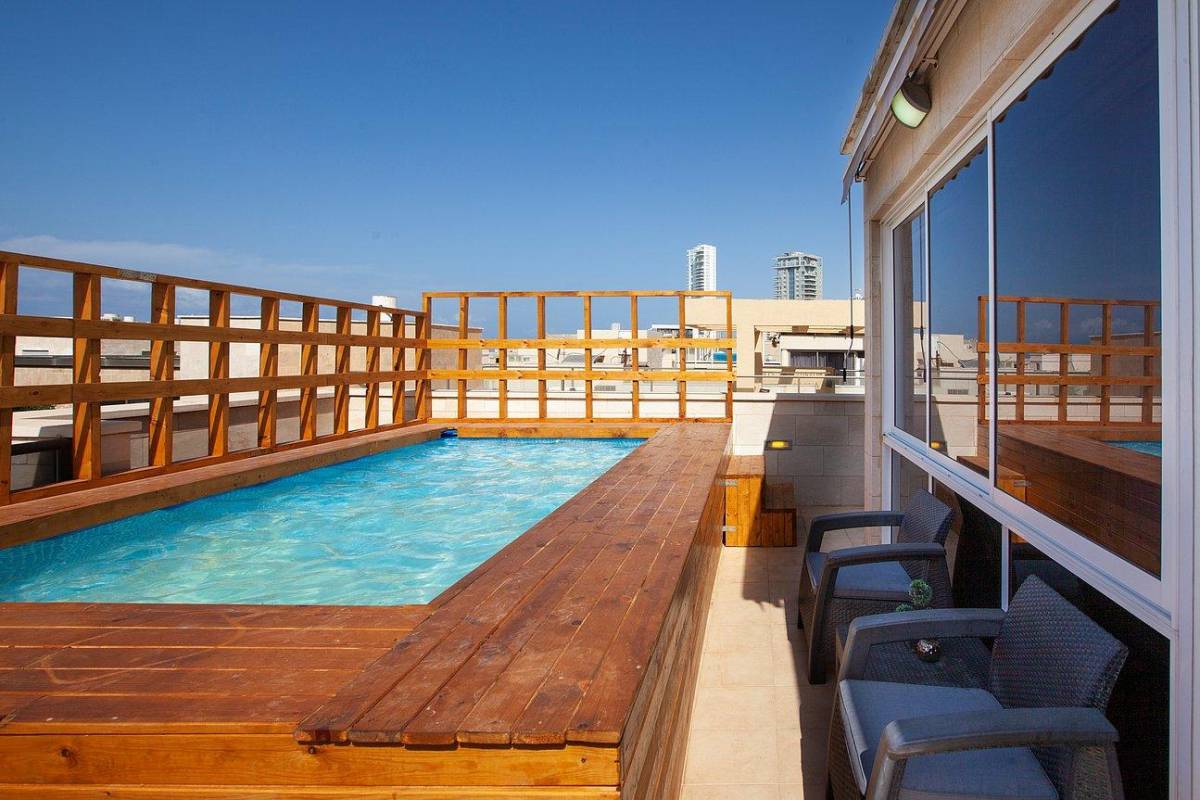 68352 המתחם החיצוני, פינת התהילה בוטיק - סטיי פירסט קלאס, וילה  בנתניה וילות - Vila