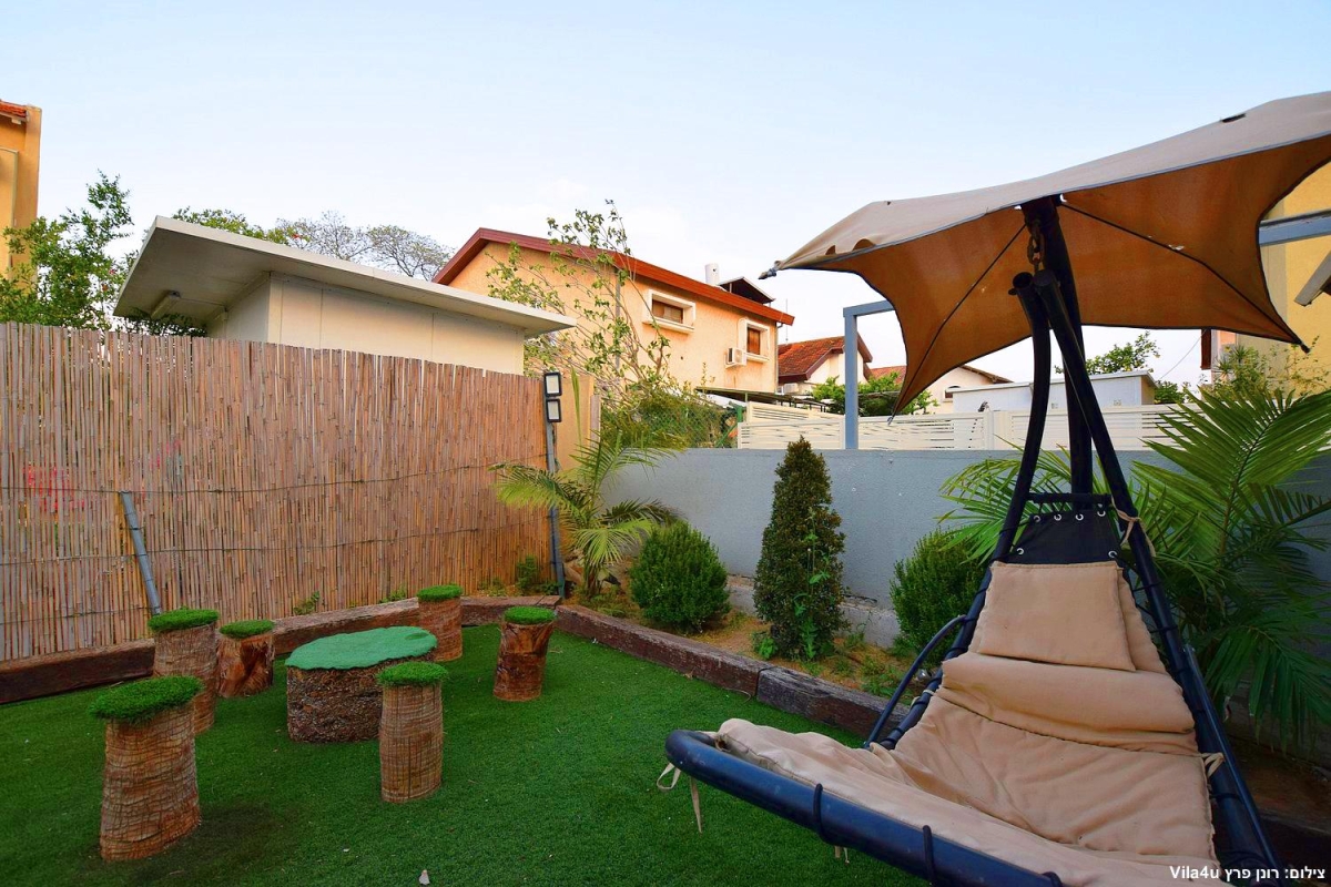 76185 המתחם החיצוני, וילה הדר ומהודר, וילה  בקרית גת וילות - Vila