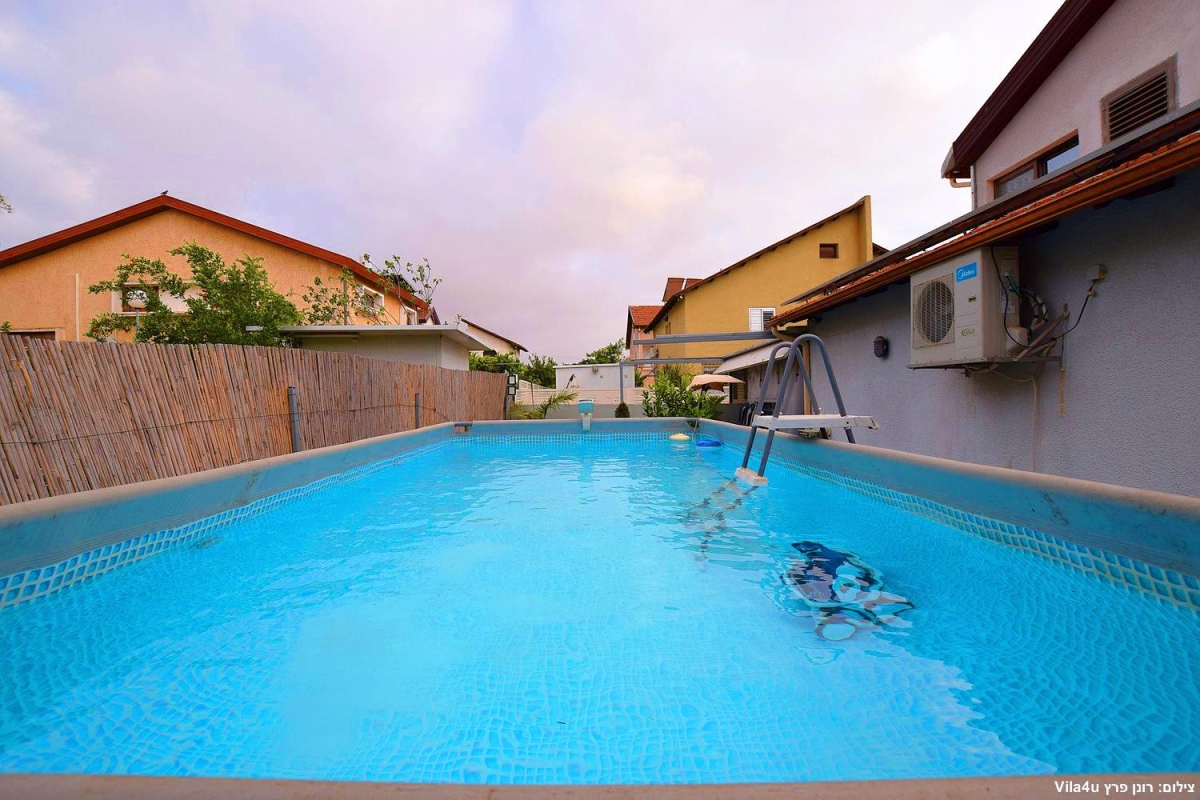 76188 המתחם החיצוני, וילה הדר ומהודר, וילה  בקרית גת וילות - Vila