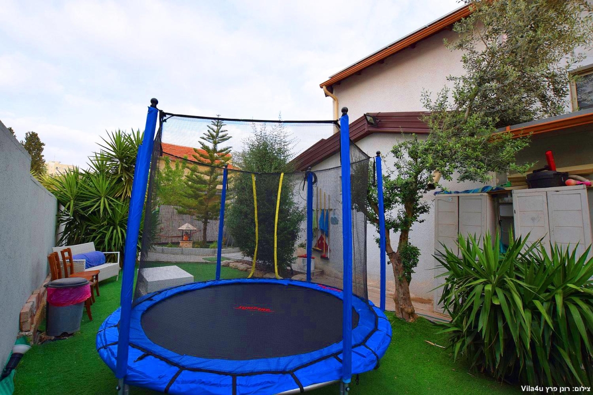 76189 המתחם החיצוני, וילה הדר ומהודר, וילה  בקרית גת וילות - Vila