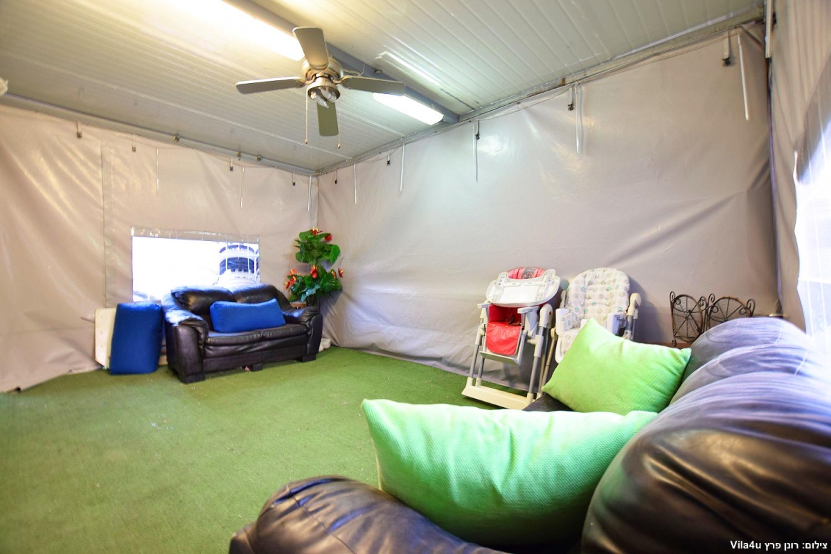 76190 המתחם החיצוני, וילה הדר ומהודר, וילה  בקרית גת וילות - Vila