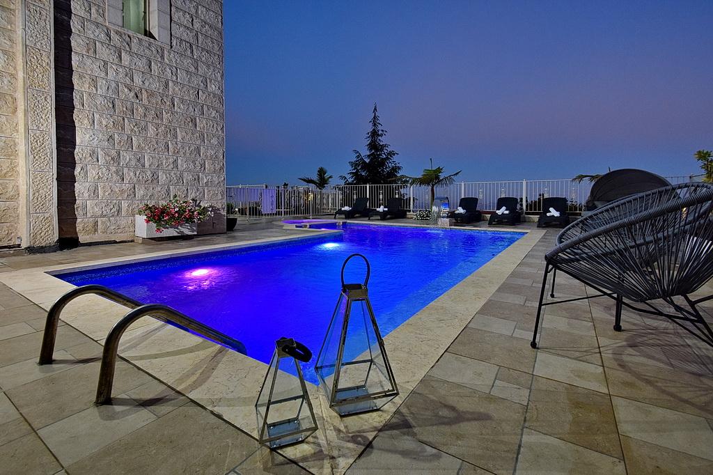 78797 המתחם החיצוני, וילה קינג פאלאס, וילה  בנוף כנרת וילות - Vila 78797 המתחם החיצוני, וילה קינג פאלאס, וילה  בנוף כנרת וילות - Vila