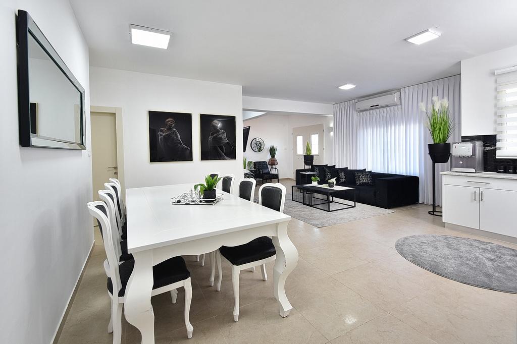 78815 פנים הוילה והחדרים, וילה קינג פאלאס, וילה  בנוף כנרת וילות - Vila 78815 פנים הוילה והחדרים, וילה קינג פאלאס, וילה  בנוף כנרת וילות - Vila