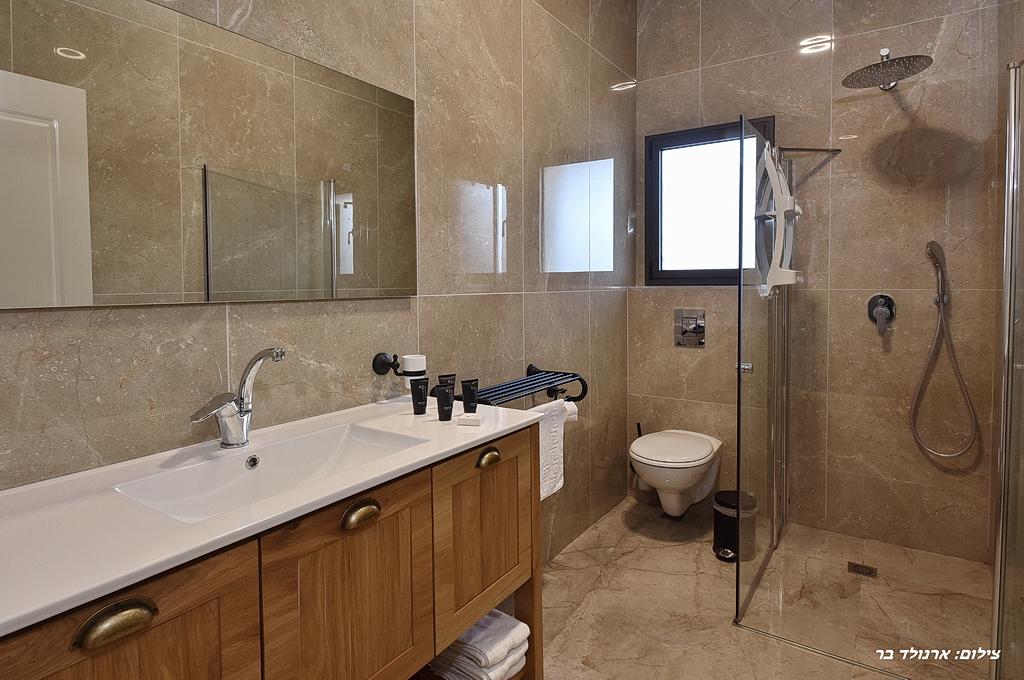 79621 פנים הוילה והחדרים, אחוזת ערמונים, וילה  בשומרה וילות - Vila