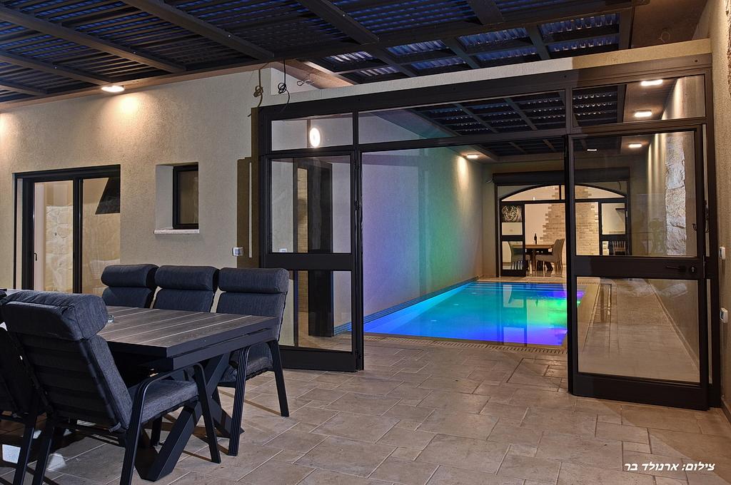 79636 מתחם חיצוני, אחוזת ערמונים, וילה  בשומרה וילות - Vila