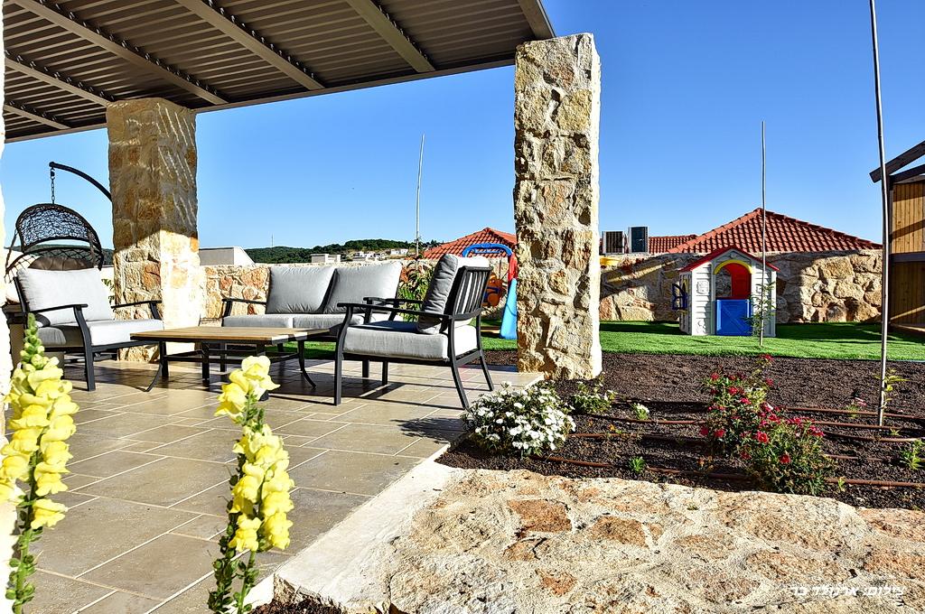 79645 מתחם חיצוני, אחוזת ערמונים, וילה  בשומרה וילות - Vila