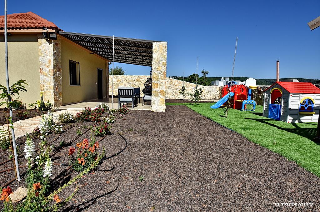 79647 מתחם חיצוני, אחוזת ערמונים, וילה  בשומרה וילות - Vila