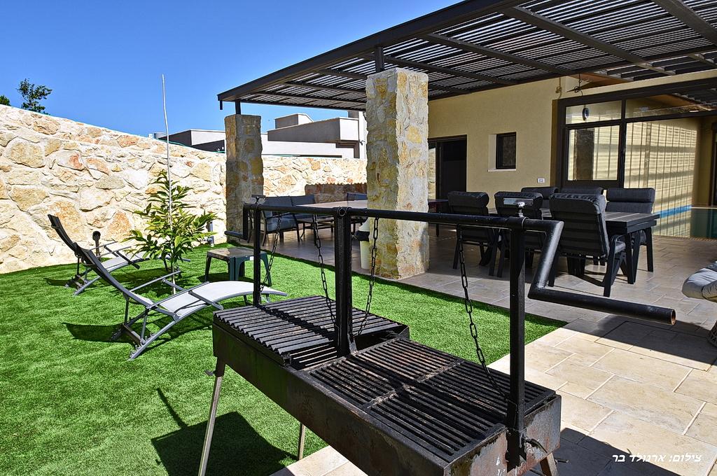 79661 מתחם חיצוני, אחוזת ערמונים, וילה  בשומרה וילות - Vila