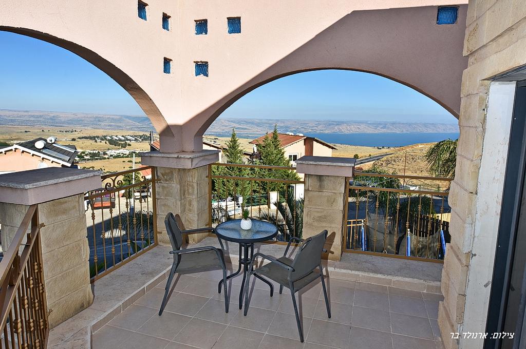 80226 מתחם חיצוני, וילה יערות הדבש, וילה  בנוף כנרת וילות - Vila