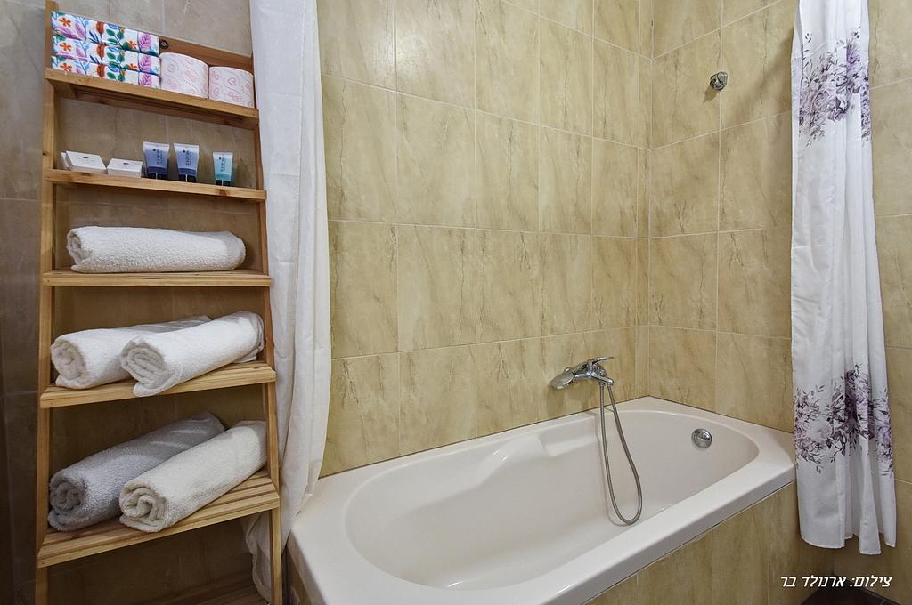 80276 מתחם הפנימי, וילה יערות הדבש, וילה  בנוף כנרת וילות - Vila