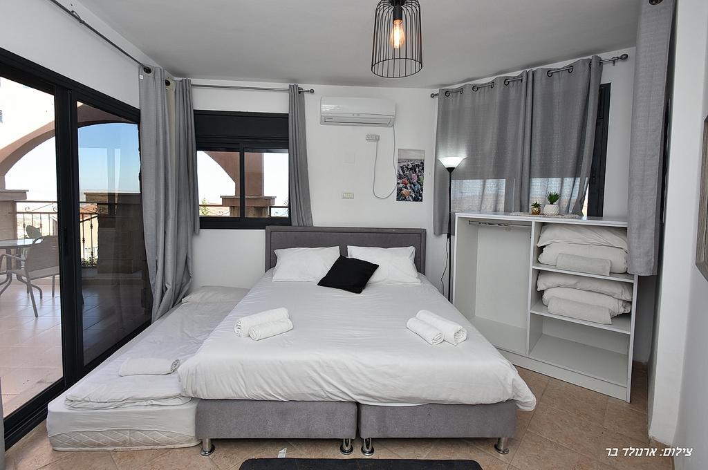 80277 מתחם הפנימי, וילה יערות הדבש, וילה  בנוף כנרת וילות - Vila