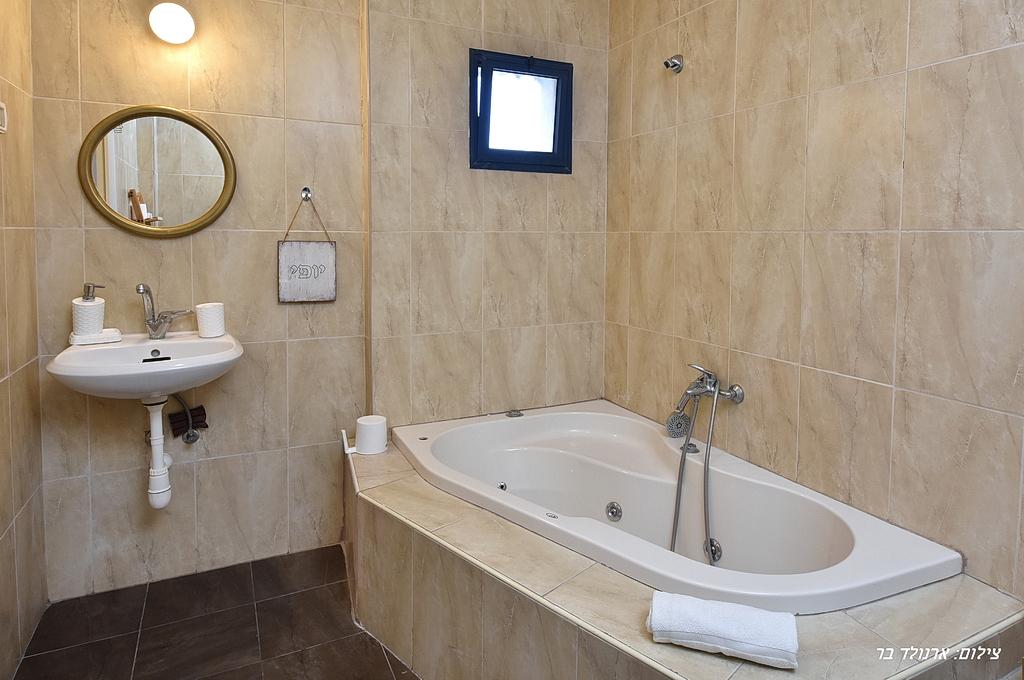 80279 מתחם הפנימי, וילה יערות הדבש, וילה  בנוף כנרת וילות - Vila