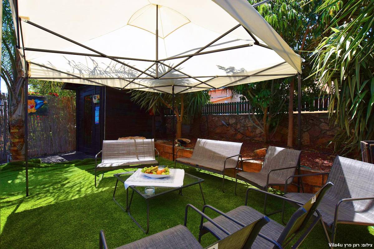 80572 המתחם החיצוני, וילה נסיכת הכנרת, וילה  בכפר זיתים וילות - Vila