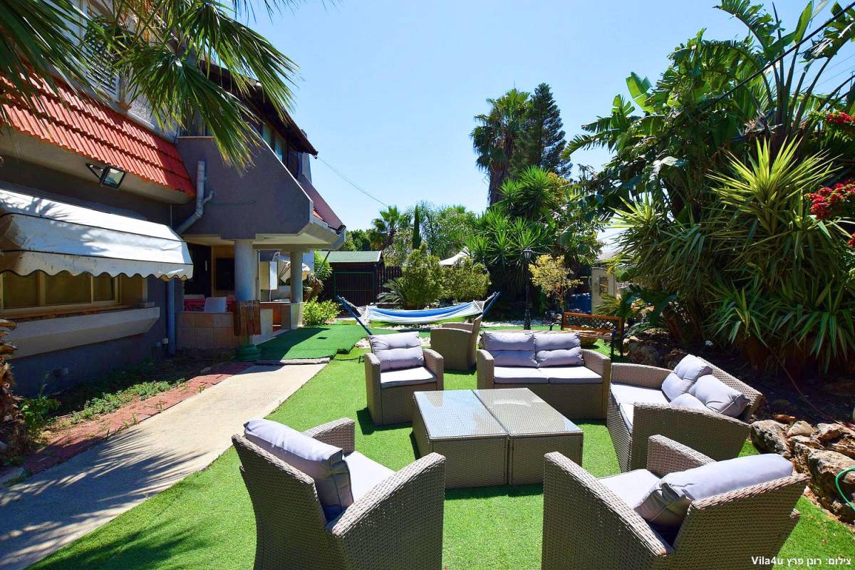 80574 המתחם החיצוני, וילה נסיכת הכנרת, וילה  בכפר זיתים וילות - Vila