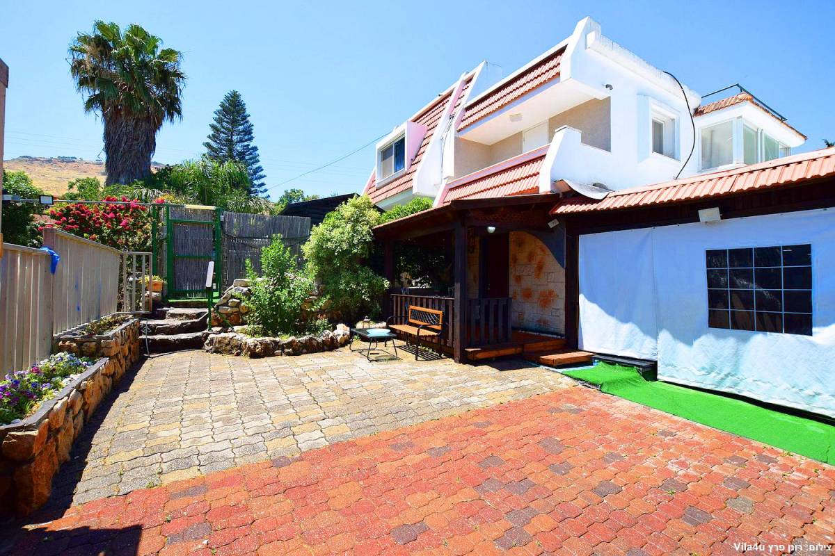 80578 המתחם החיצוני, וילה נסיכת הכנרת, וילה  בכפר זיתים וילות - Vila