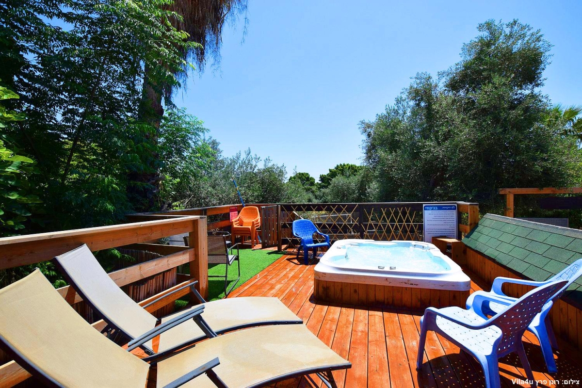 80582 המתחם החיצוני, וילה נסיכת הכנרת, וילה  בכפר זיתים וילות - Vila