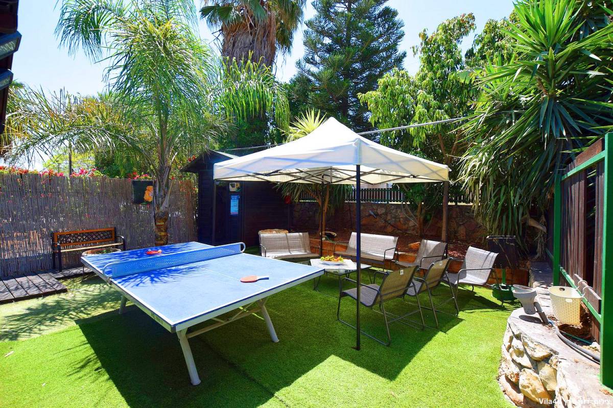 80587 המתחם החיצוני, וילה נסיכת הכנרת, וילה  בכפר זיתים וילות - Vila