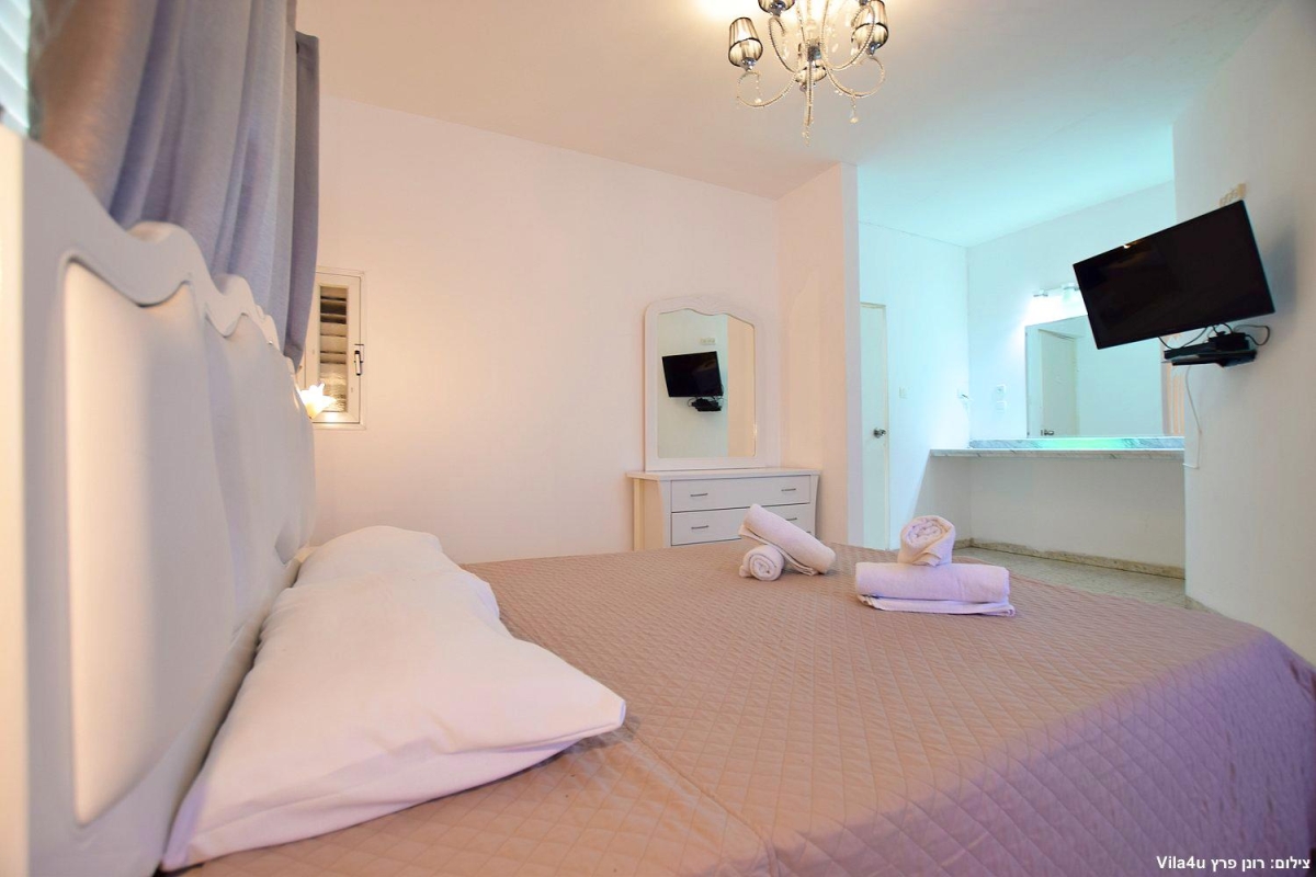 80592 המתחם הפנימי, וילה נסיכת הכנרת, וילה  בכפר זיתים וילות - Vila