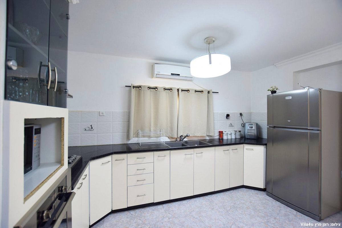 80593 המתחם הפנימי, וילה נסיכת הכנרת, וילה  בכפר זיתים וילות - Vila