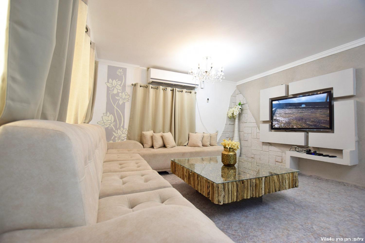 80594 המתחם הפנימי, וילה נסיכת הכנרת, וילה  בכפר זיתים וילות - Vila