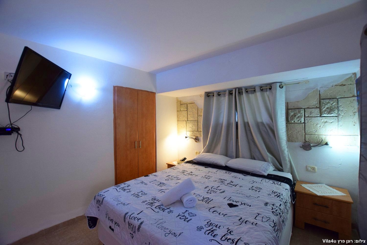 80607 המתחם הפנימי, וילה נסיכת הכנרת, וילה  בכפר זיתים וילות - Vila