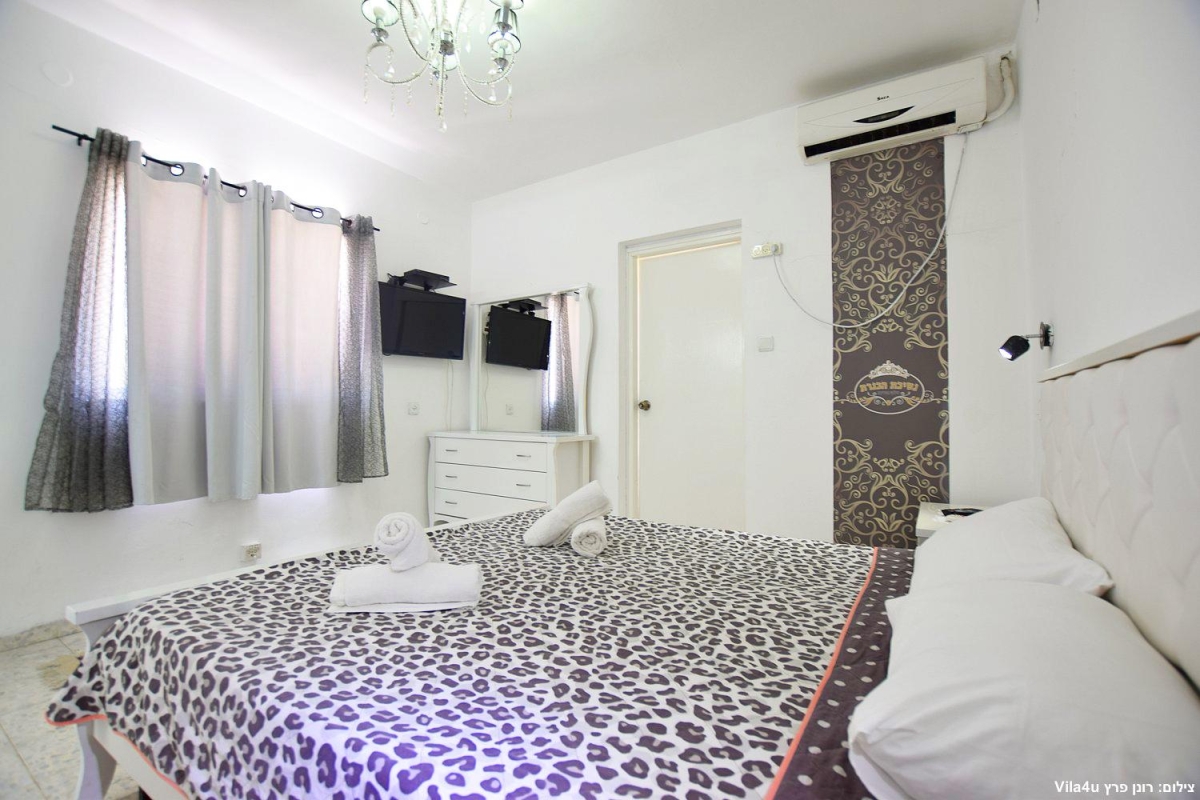 80608 המתחם הפנימי, וילה נסיכת הכנרת, וילה  בכפר זיתים וילות - Vila