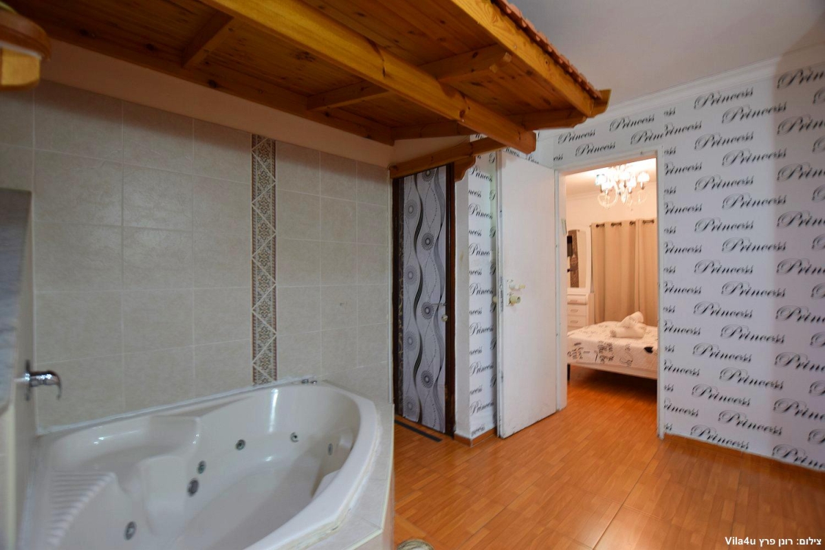 80612 המתחם הפנימי, וילה נסיכת הכנרת, וילה  בכפר זיתים וילות - Vila