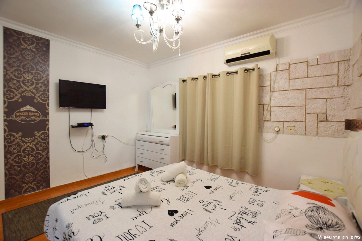 80616 המתחם הפנימי, וילה נסיכת הכנרת, וילה  בכפר זיתים וילות - Vila