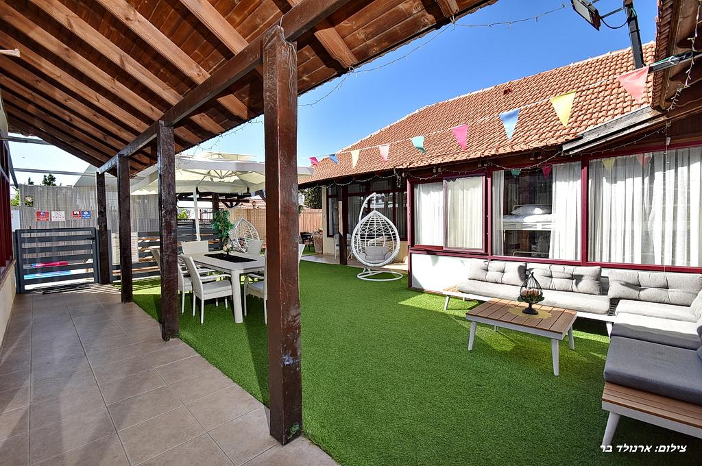 80755 המתחם החיצוני, וילה קאסה אור המוריה, וילה  בעין יעקב וילות - Vila