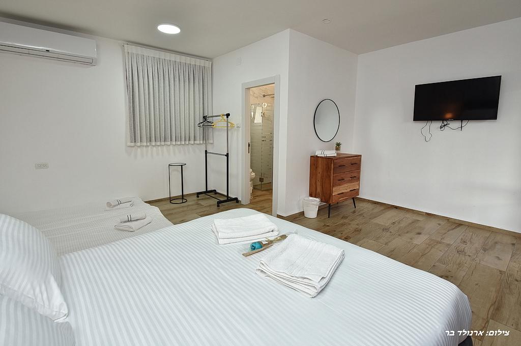 80764 מתחם פנימי, וילה קאסה אור המוריה, וילה  בעין יעקב וילות - Vila